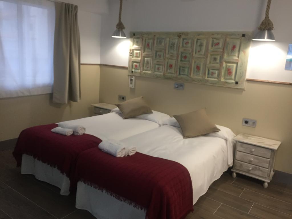 Hostal Boutique Luna De Gavin Cullera Buitenkant foto